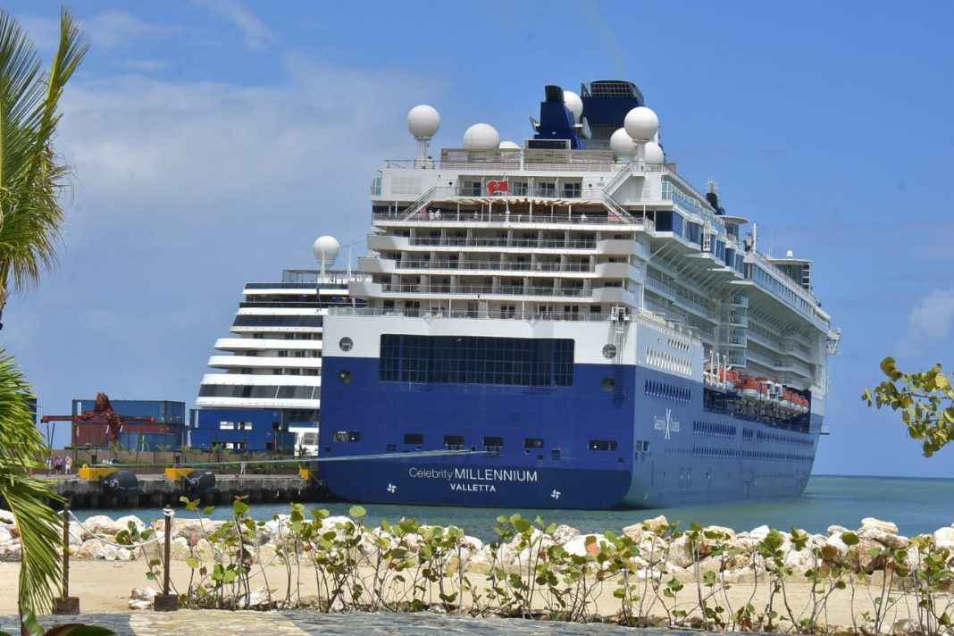 en-solo-dos-d-as-7-barcos-de-cruceros-traen-11-700-visitantes-a-los