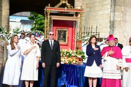 Abinader encabeza acto en conmemoración de centenario de coronación canónica de la Virgen de la Altagracia