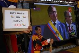 Gustavo Petro ordena como "primer acto" de su gobierno que saquen la espada de Bolívar
