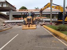 Inician demolición total de puente caído en Pontón, La Vega