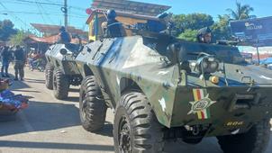 Tanquetas y despliegue militar en Dajabón vigilan el desarrollo del mercado binacional