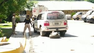 Detienen esposa de un gobernador haitiano en un vehículo cargado de municiones en Elías Piña