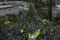 Simpatizantes de Bolsonaro se rebelan y exigen un golpe contra Lula
