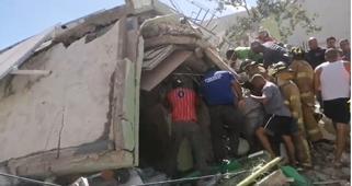 #ENVIVO: Unidades de socorro buscan supervivientes en edificio colapsado de Multimuebles
