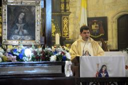 Párroco pide a la Virgen de la Altagracia para que "nadie tenga que irse en yola de este país