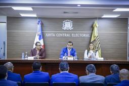 Partidos acuerdan con JCE informar en abril su método de elección de candidatos