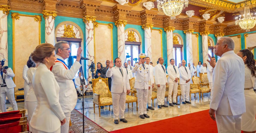 Presidente Abinader juramenta nuevo gabinete de gobierno para el ...