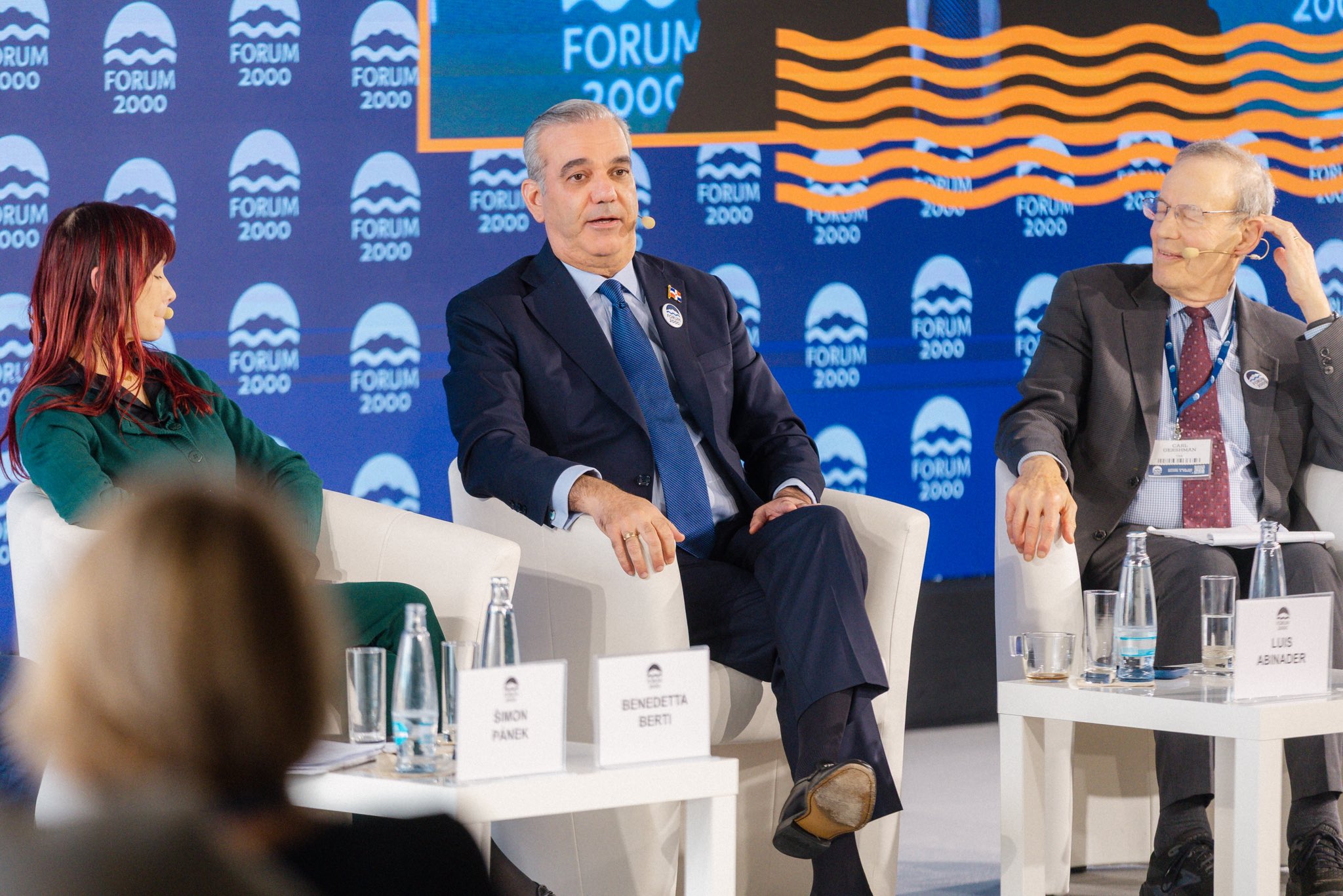 Abinader defiende en Praga la alternancia política y reafirma que dejará el poder en 2028 - La Verdad